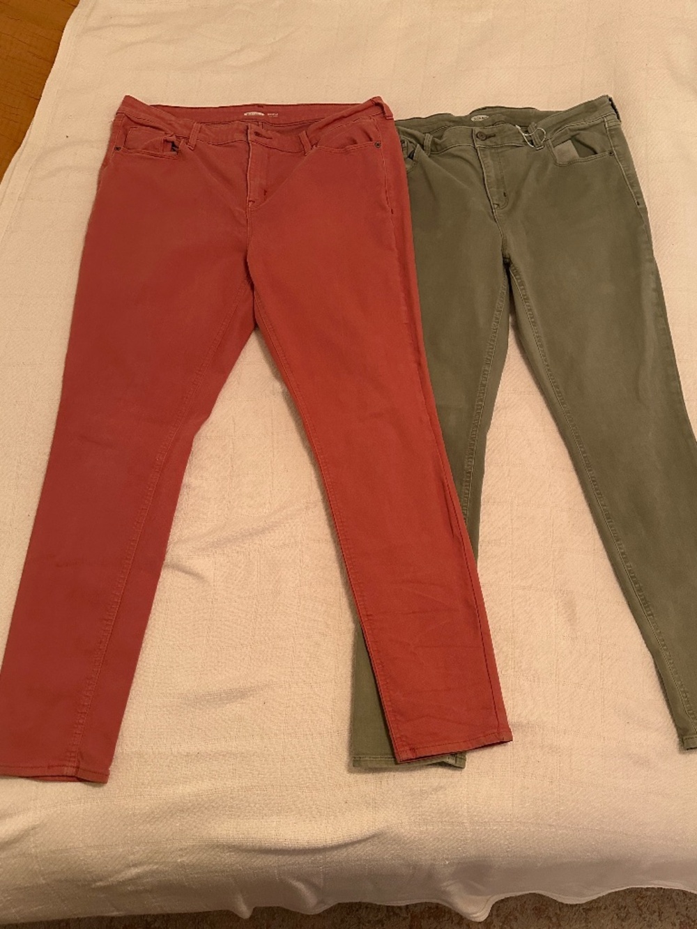 Lot of 2: women's Old Navy Rockstar Super Skinny: pale green & dusty pink SZ 16